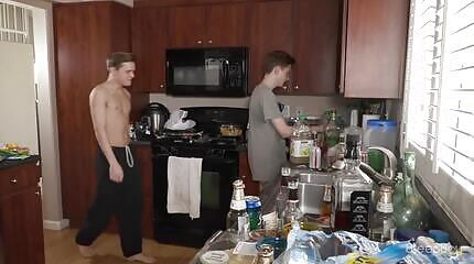 Twinks fuck in the kitchen